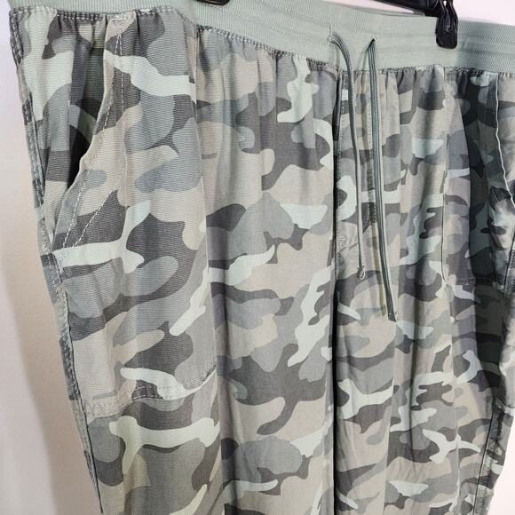 Maurices Pants Women 22W Camo Drawstring Pull On Cotton Lyocell Drawstring Roll - Picture 5 of 14